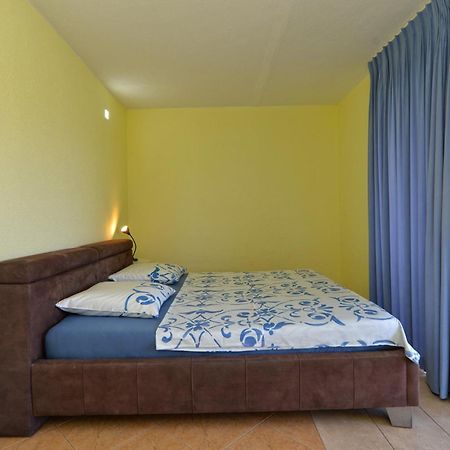Apartments Milica 56 Pula Bagian luar foto