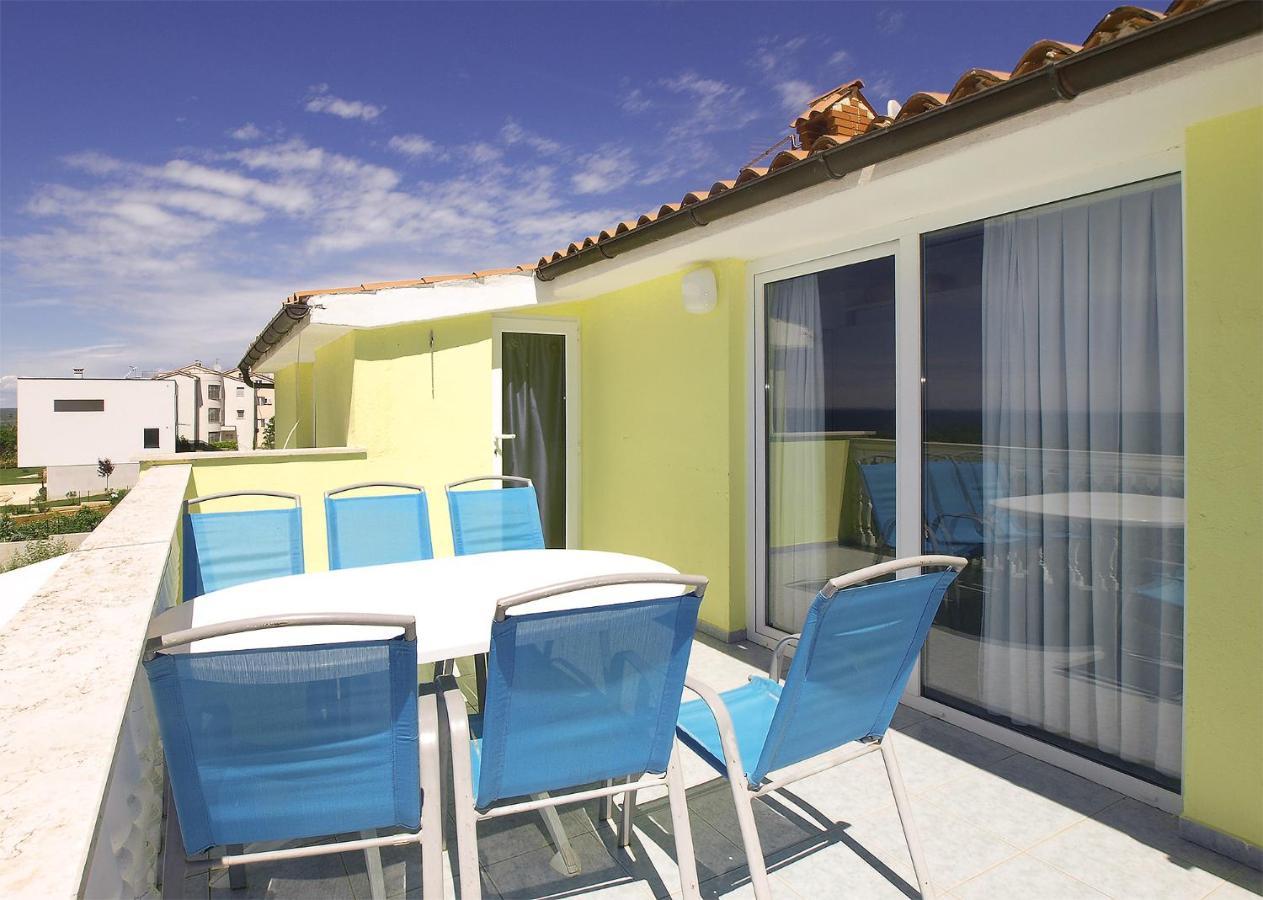 Apartments Milica 56 Pula Bagian luar foto