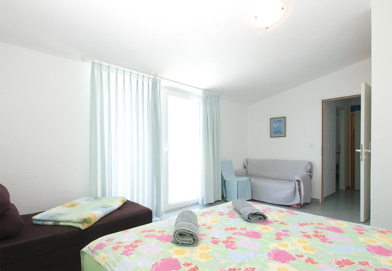 Apartments Milica 56 Pula Bagian luar foto