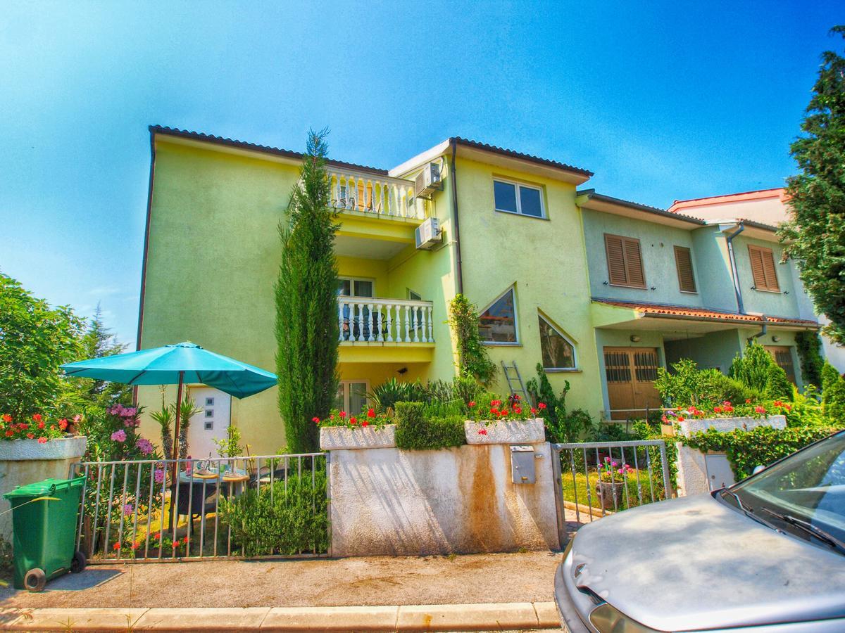 Apartments Milica 56 Pula Bagian luar foto