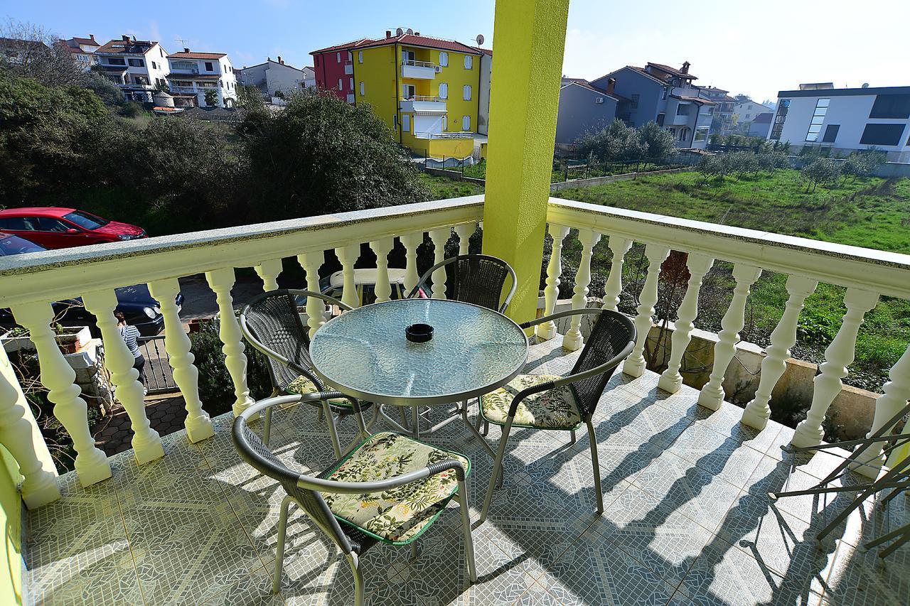 Apartments Milica 56 Pula Bagian luar foto