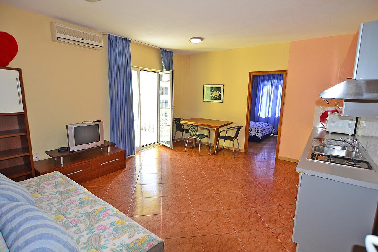 Apartments Milica 56 Pula Bagian luar foto