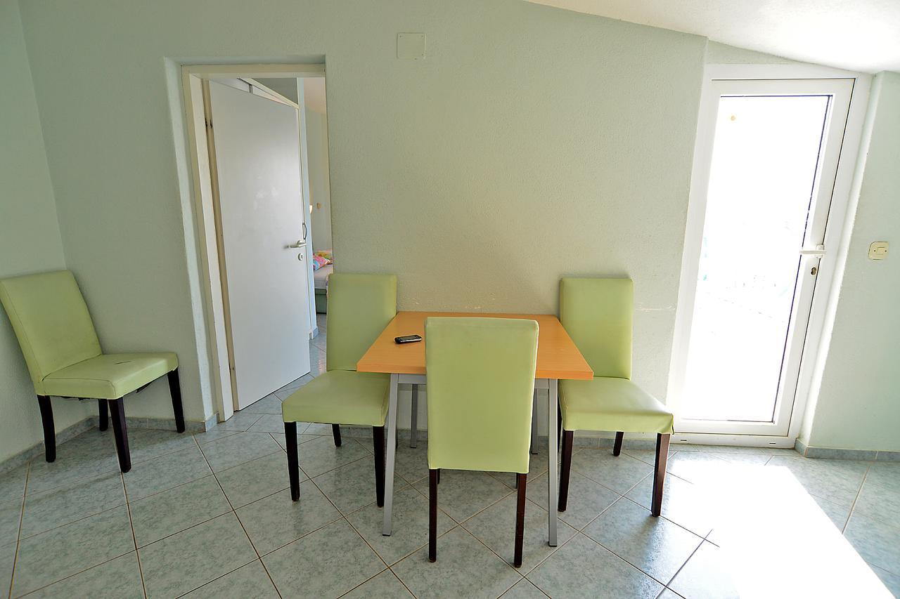 Apartments Milica 56 Pula Bagian luar foto