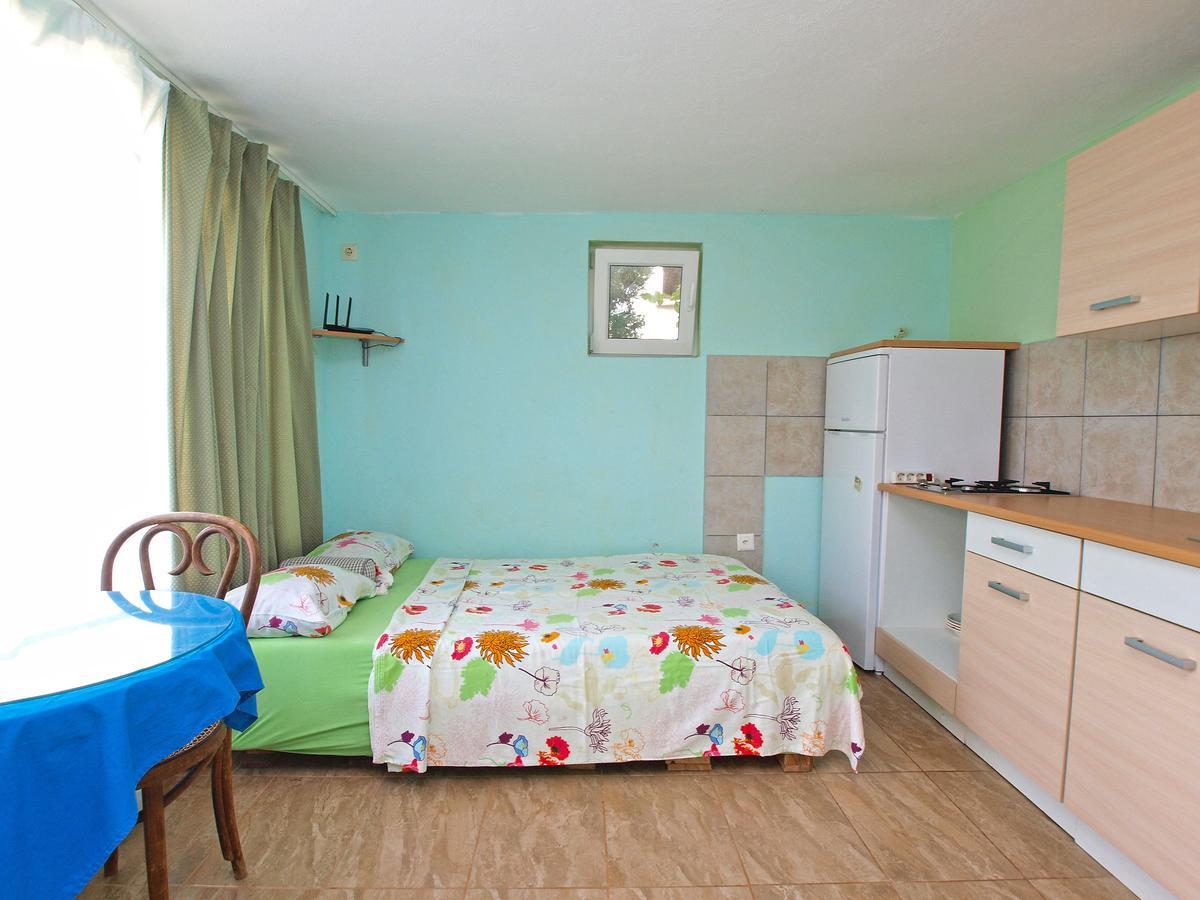 Apartments Milica 56 Pula Bagian luar foto