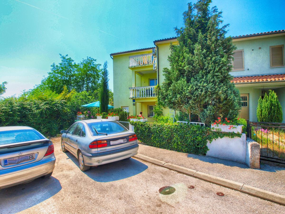 Apartments Milica 56 Pula Bagian luar foto