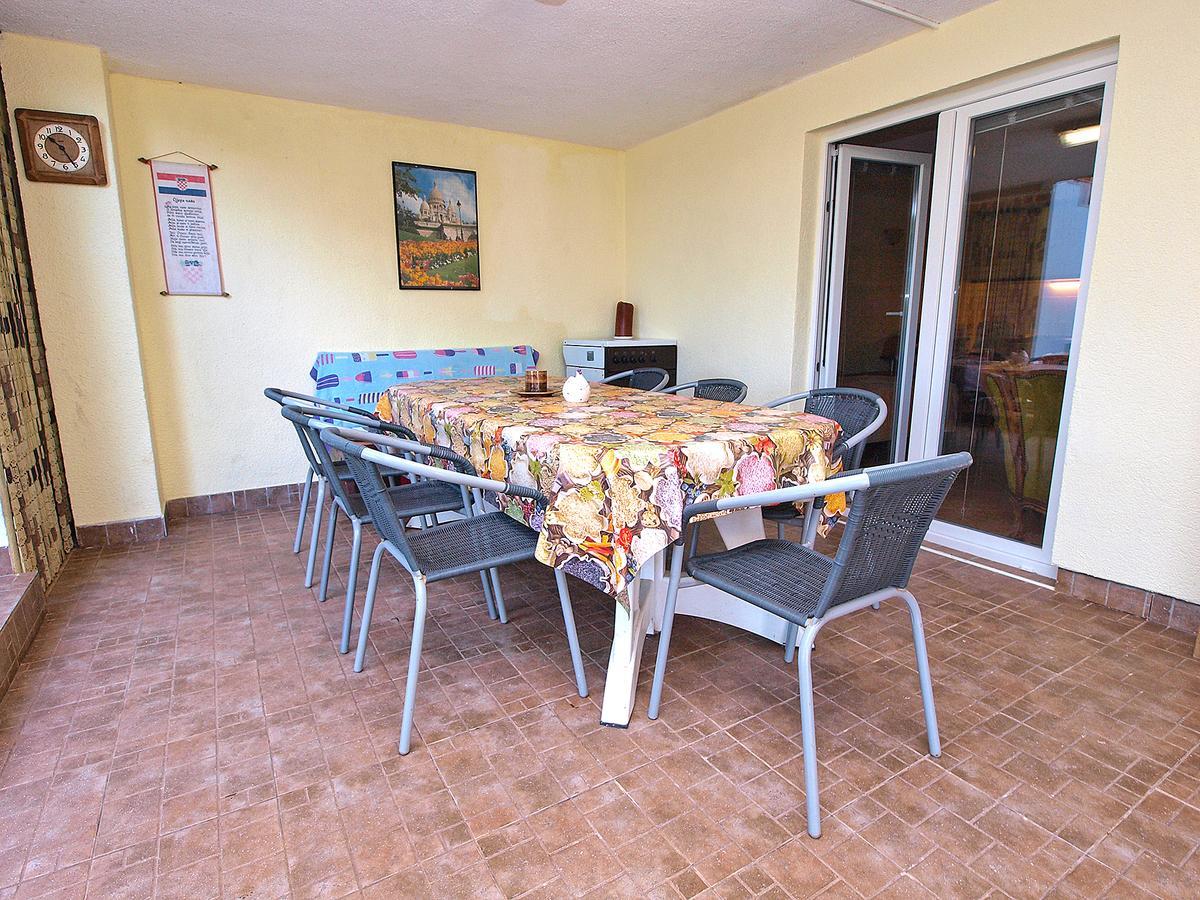 Apartments Milica 56 Pula Bagian luar foto