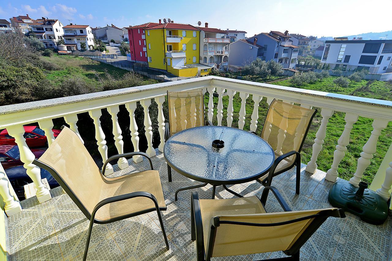Apartments Milica 56 Pula Bagian luar foto