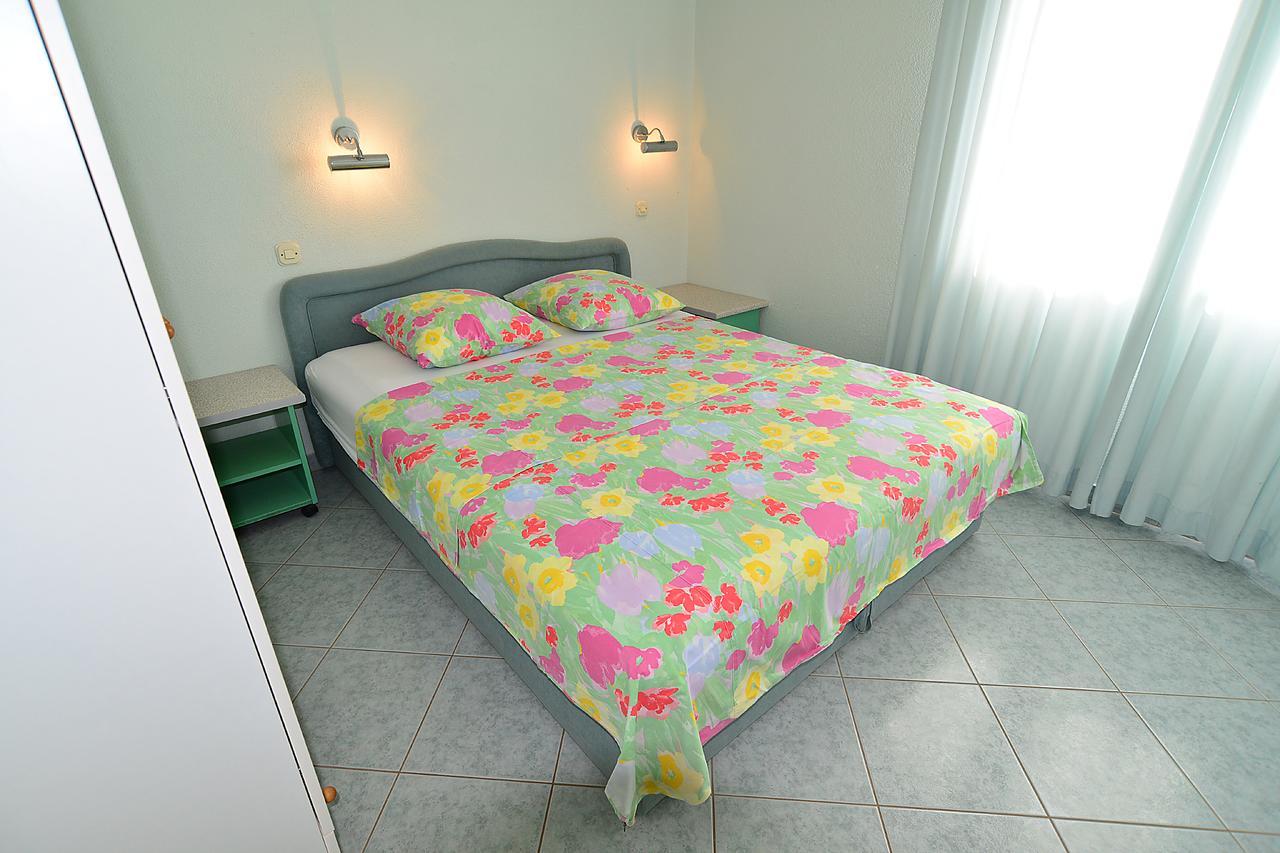 Apartments Milica 56 Pula Bagian luar foto