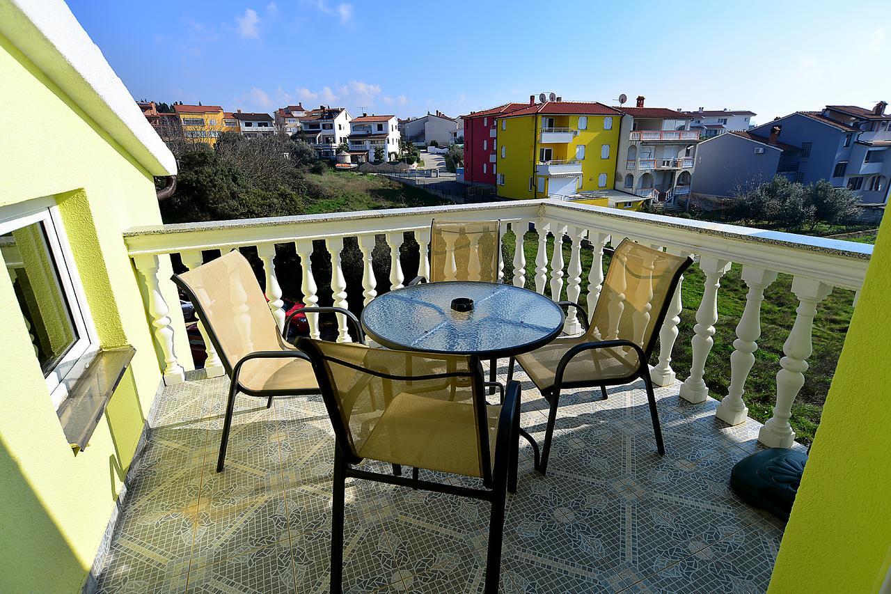 Apartments Milica 56 Pula Bagian luar foto